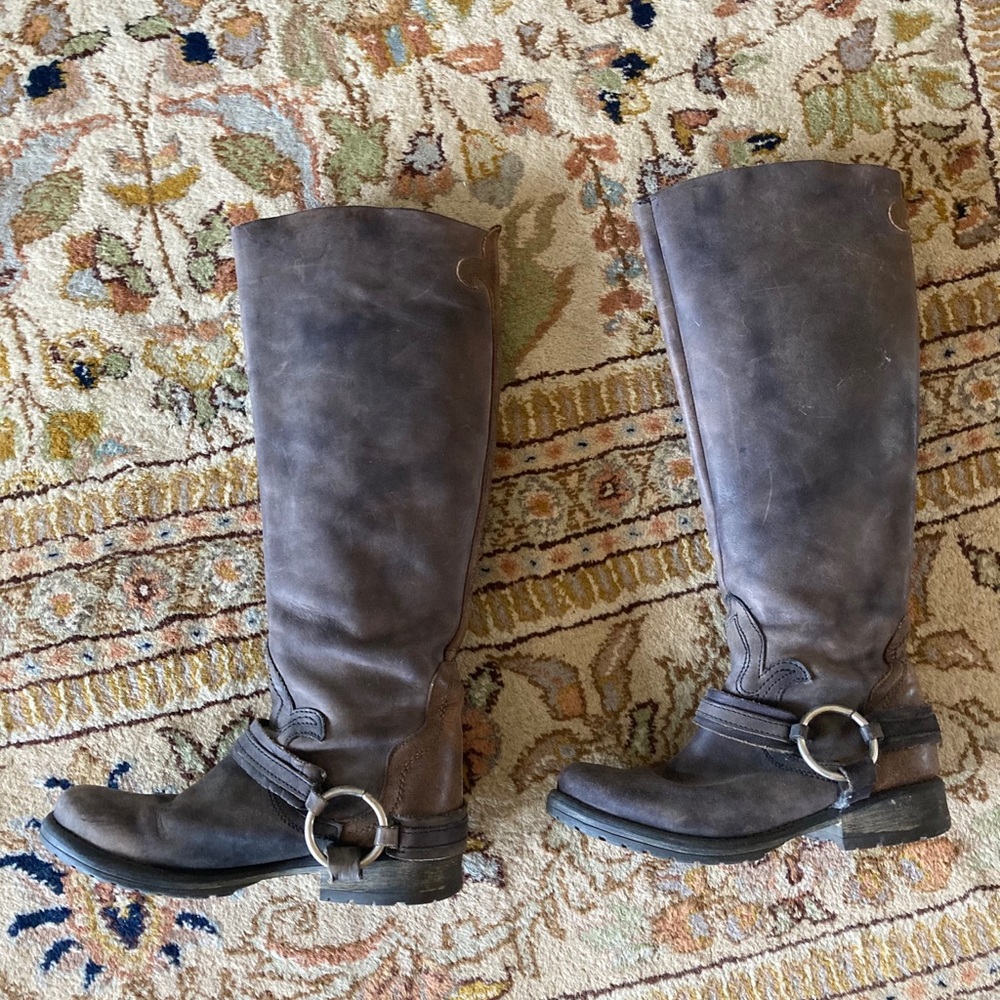 Leather boots size 7 Steve Madden